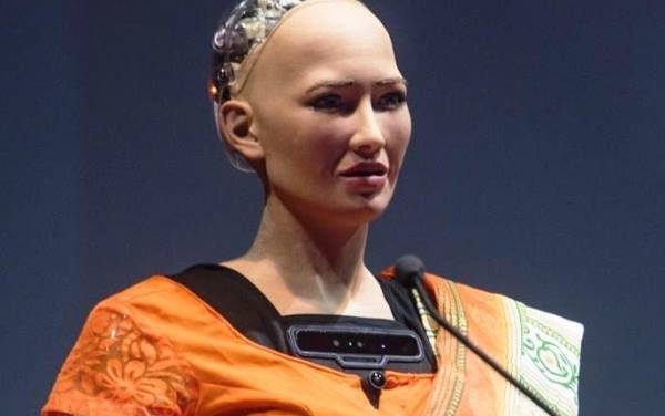 Sophia Robot Loses Parts on the Way to Ethiopia